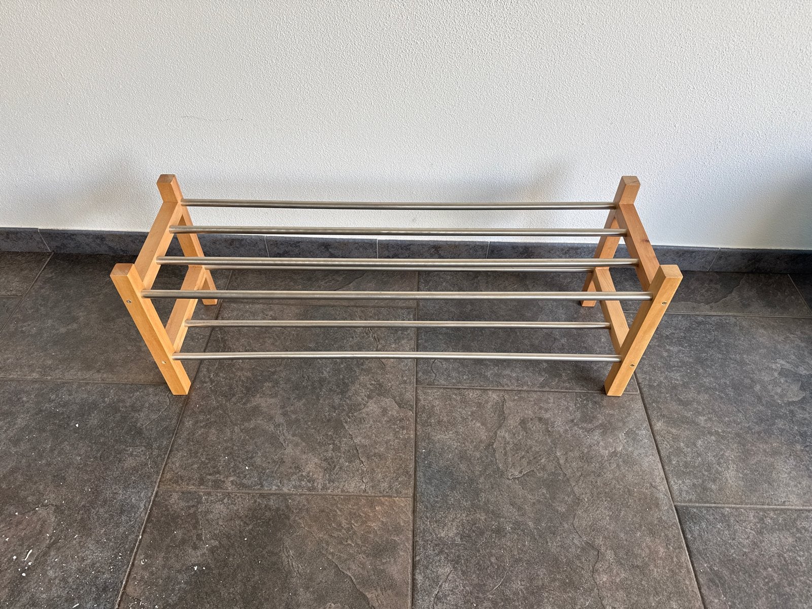 Houten schoenenrek met metalen stangen, Ophalen, Gebruikt