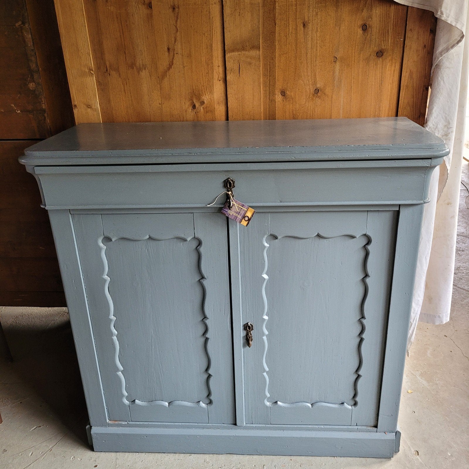 Brocante oude grijze biedermeierkast meidenkast lage kast, Ophalen