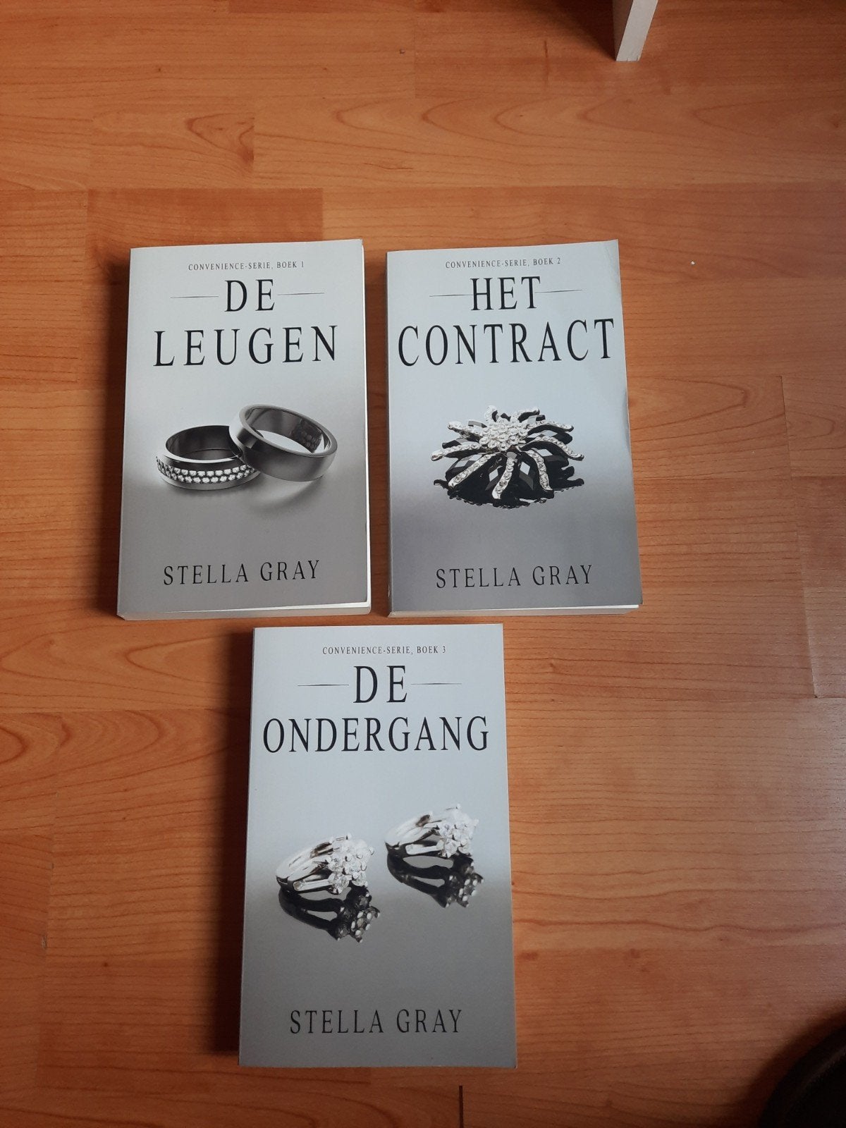 Convenience Serie Boeken 1, 2 en 3 - Stella Gray, Ophalen of Verzenden, Zo goed als nieuw