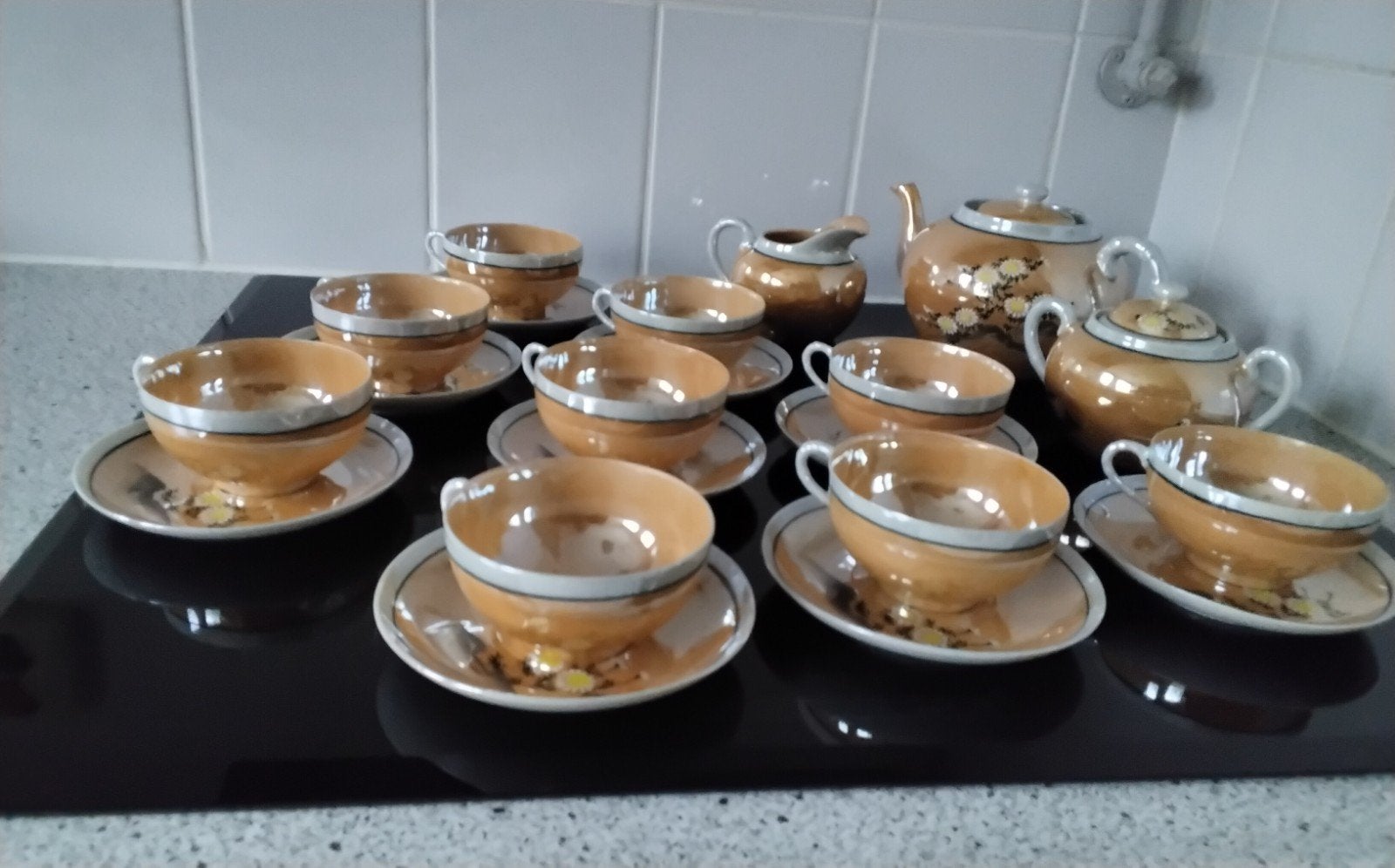 Japans theeservies in perfecte staat met klein tipje, Huis en Inrichting, Keuken | Servies, Ophalen, Gebruikt, Porselein, Compleet servies