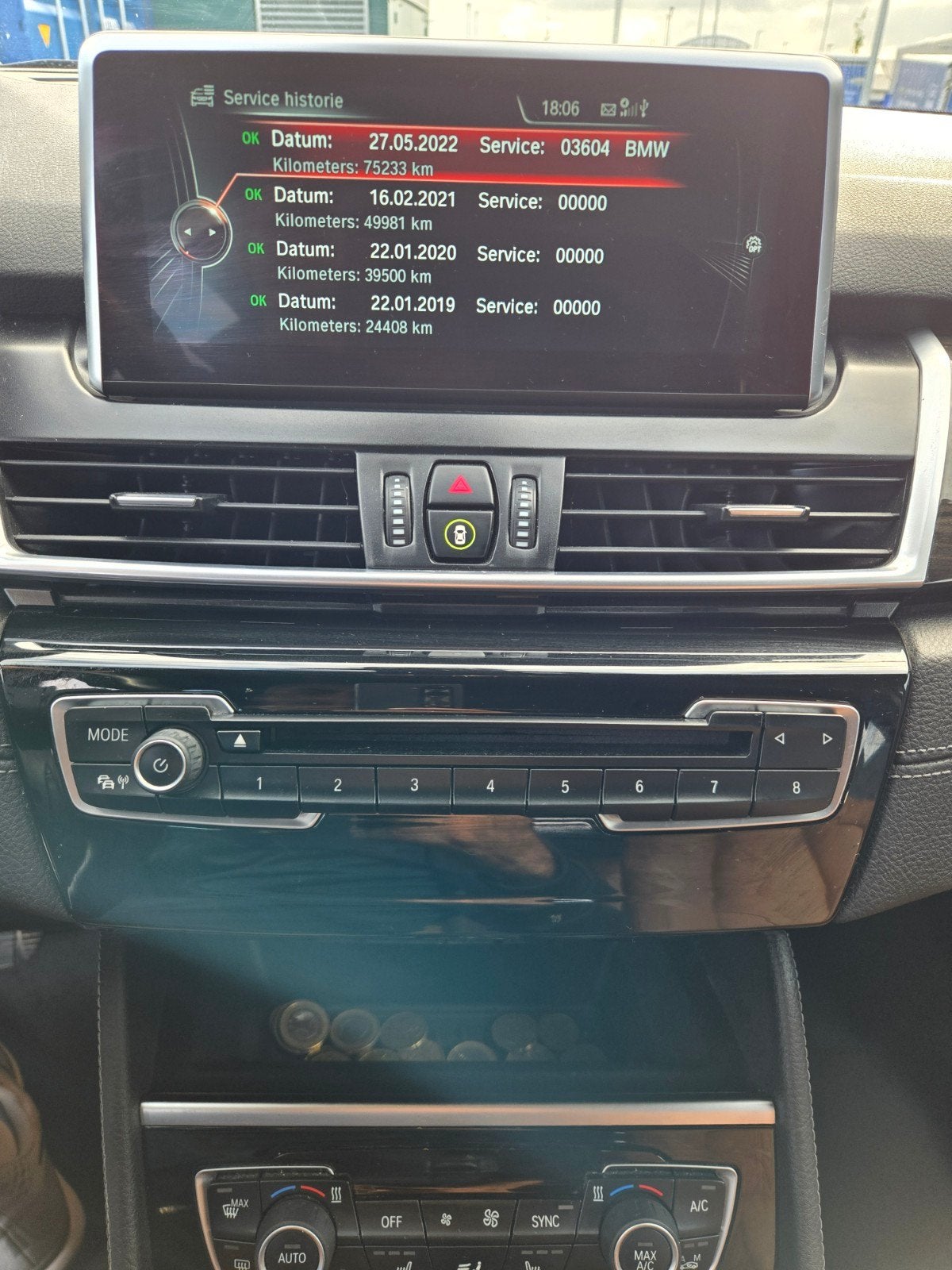 Foto 17 van BMW 218i Active Tourer Luxury | Automaat | 133.500 km NAP