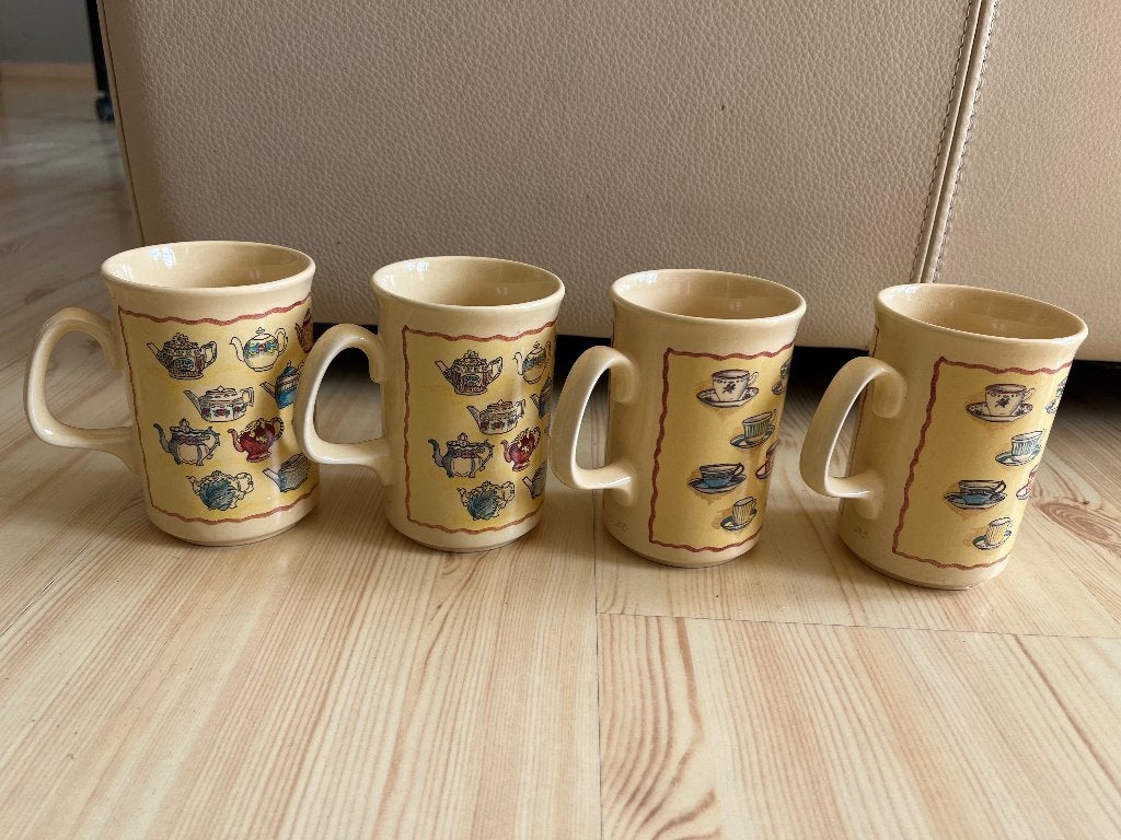Set van gezellige Thee bekers/mokken!, Gebruikt, Vintage, Ophalen of Verzenden, Kop(pen) en/of Schotel(s)