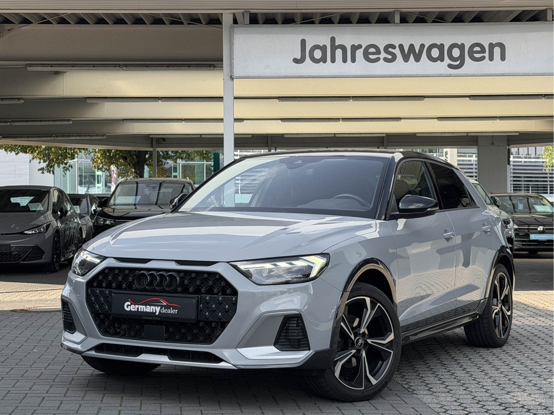 Audi A1 citycarver 30TFSI S-Line M-Led Sfeerverl. Zetels Zwa, Auto's, Audi, Zwart, Met garantie (alle), Leder en Stof, Bedrijf