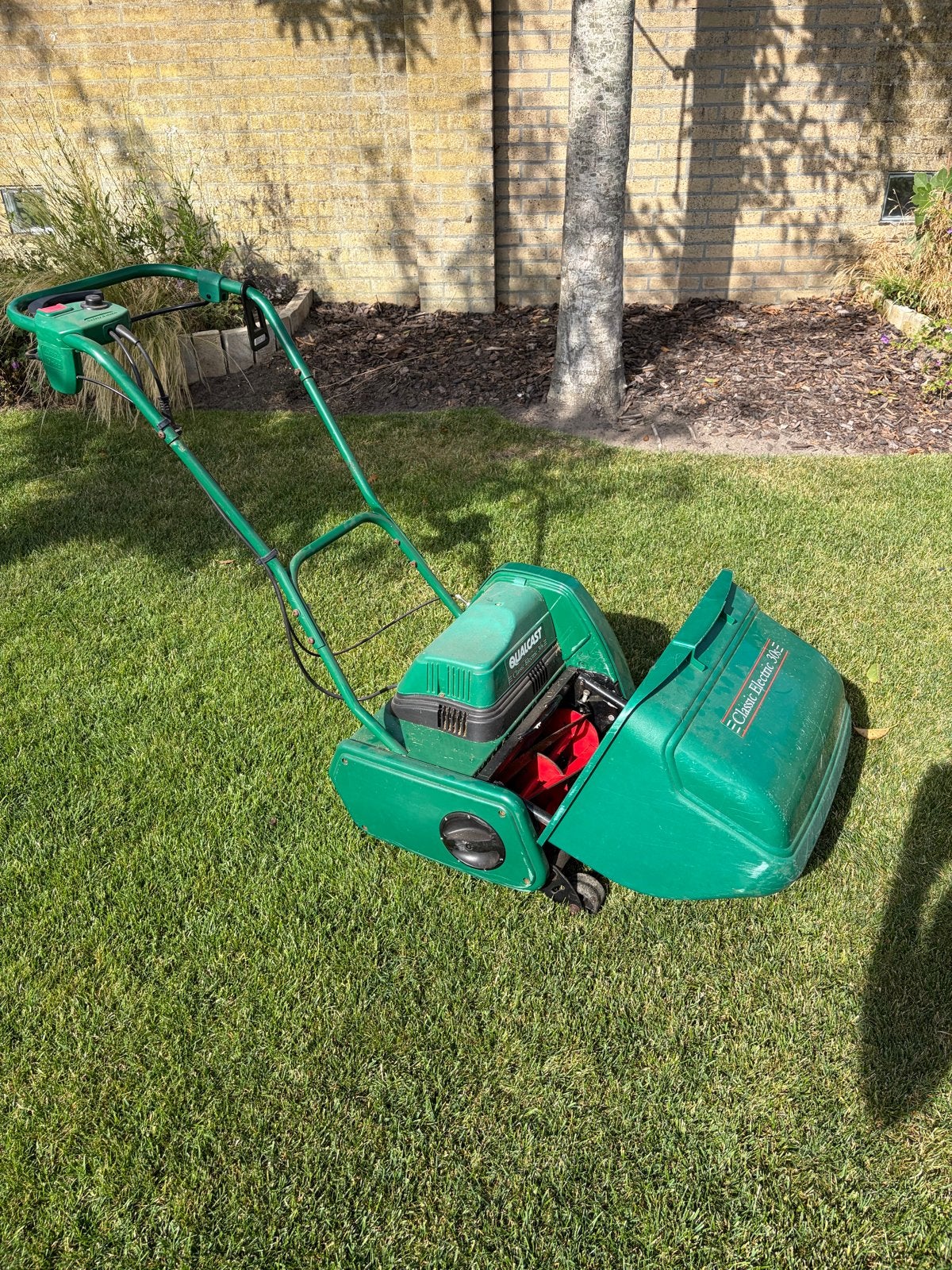 Elektrische kooimaaier - Qualcast Classic Electric 30, Tuin en Terras, Grasmaaiers, Ophalen, Gebruikt, Elektrische grasmaaier