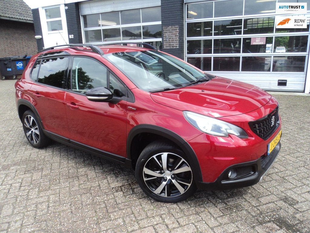 Peugeot 2008 1.2 PureTech GT-line, Voorwielaandrijving, Stof, Bedrijf, Handgeschakeld