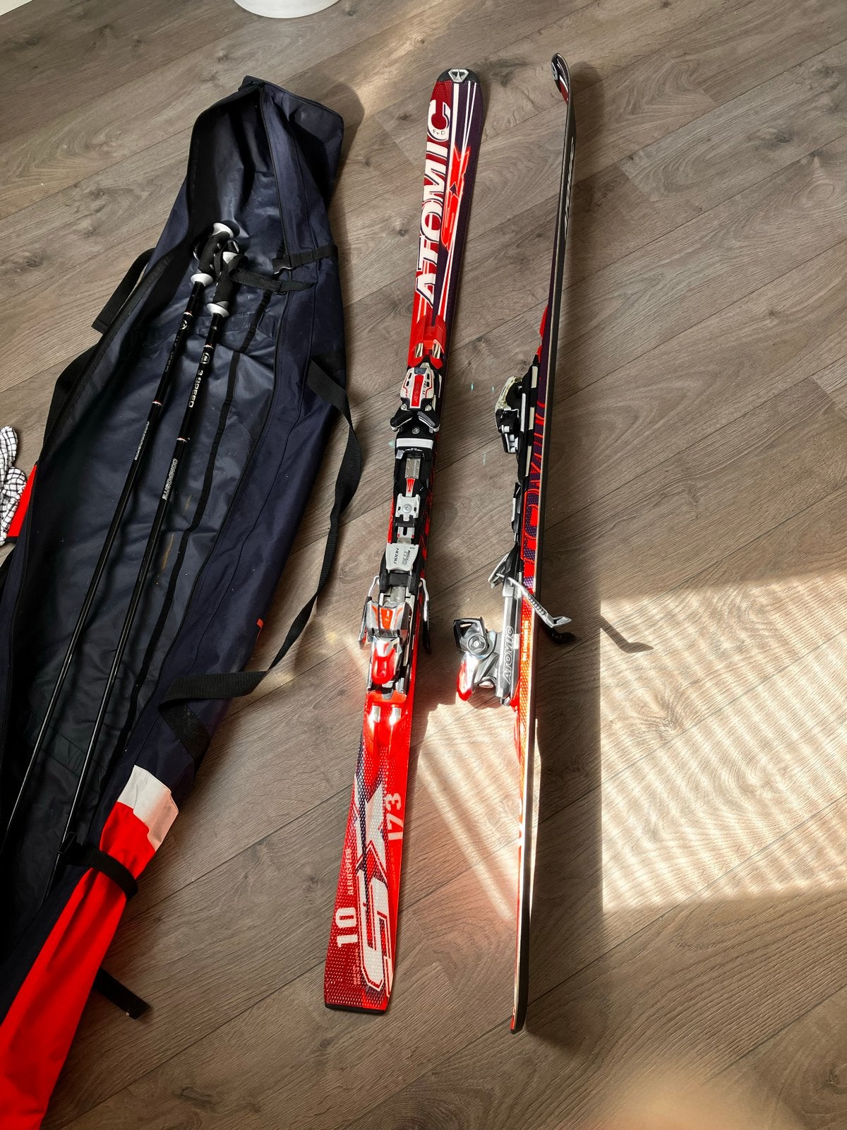 Atomic Ski's 173 cm met bindingen en skistokken, 160 tot 180 cm, Gebruikt, Ophalen of Verzenden, Atomic