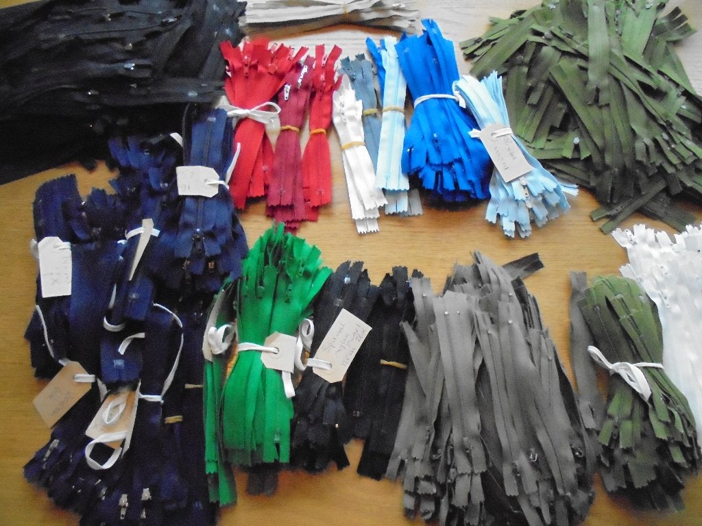 Spiraal ritsen nieuwe div kleuren en lengts YKK, Hobby en Vrije tijd, Naaien en Fournituren, Ophalen of Verzenden, Nieuw, Rits of Sluiting