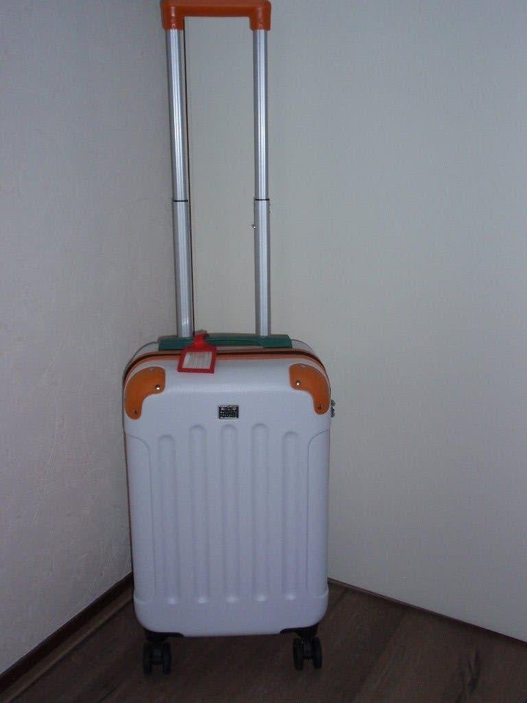 Reiskoffer op wieltjes, Overige materialen, 50 tot 60 cm, Nieuw, Ophalen of Verzenden