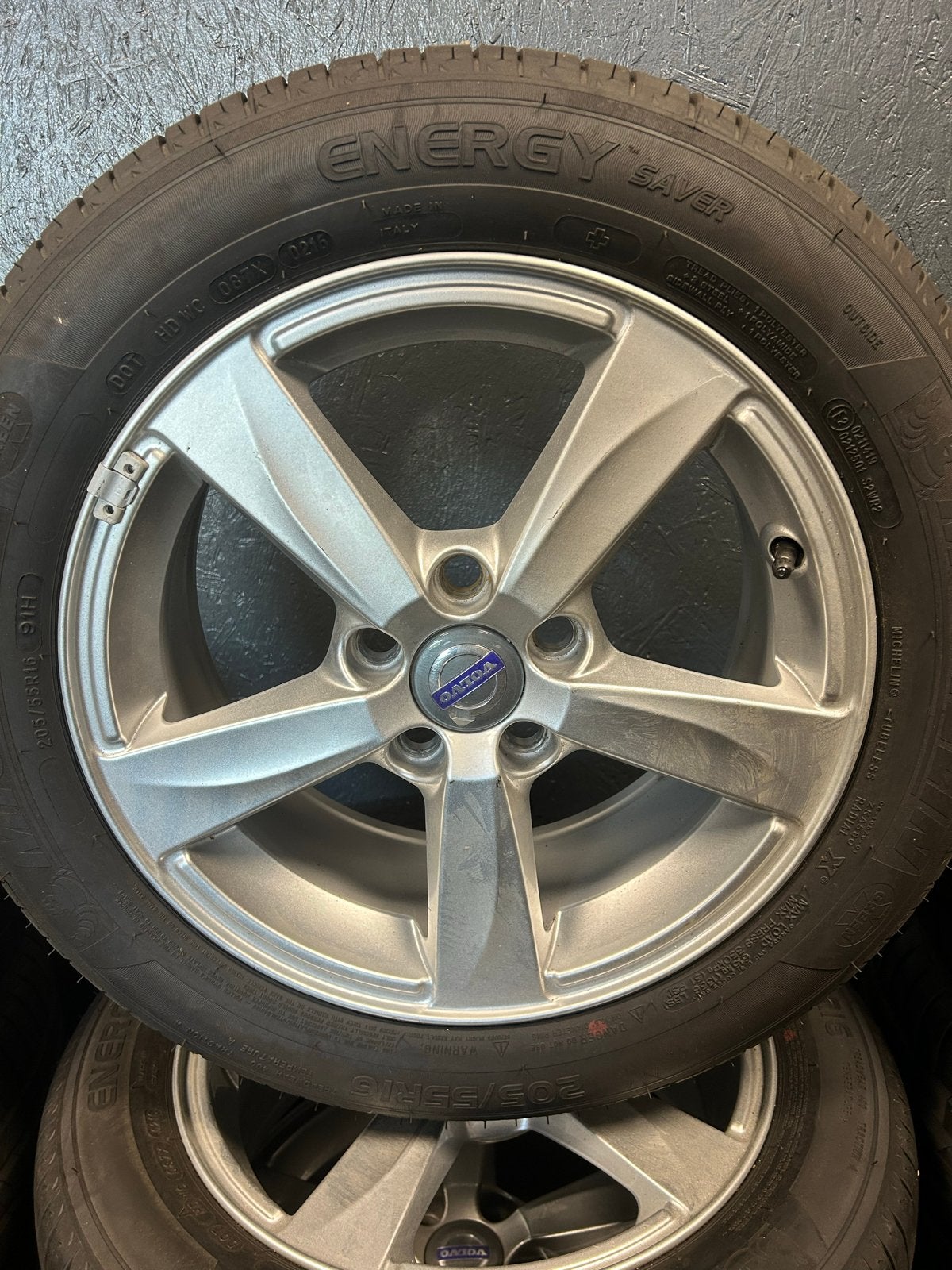 Volvo 16 inch velgen met Michelin Energy Saver banden, Ophalen, Gebruikt, 16 inch, Banden en Velgen