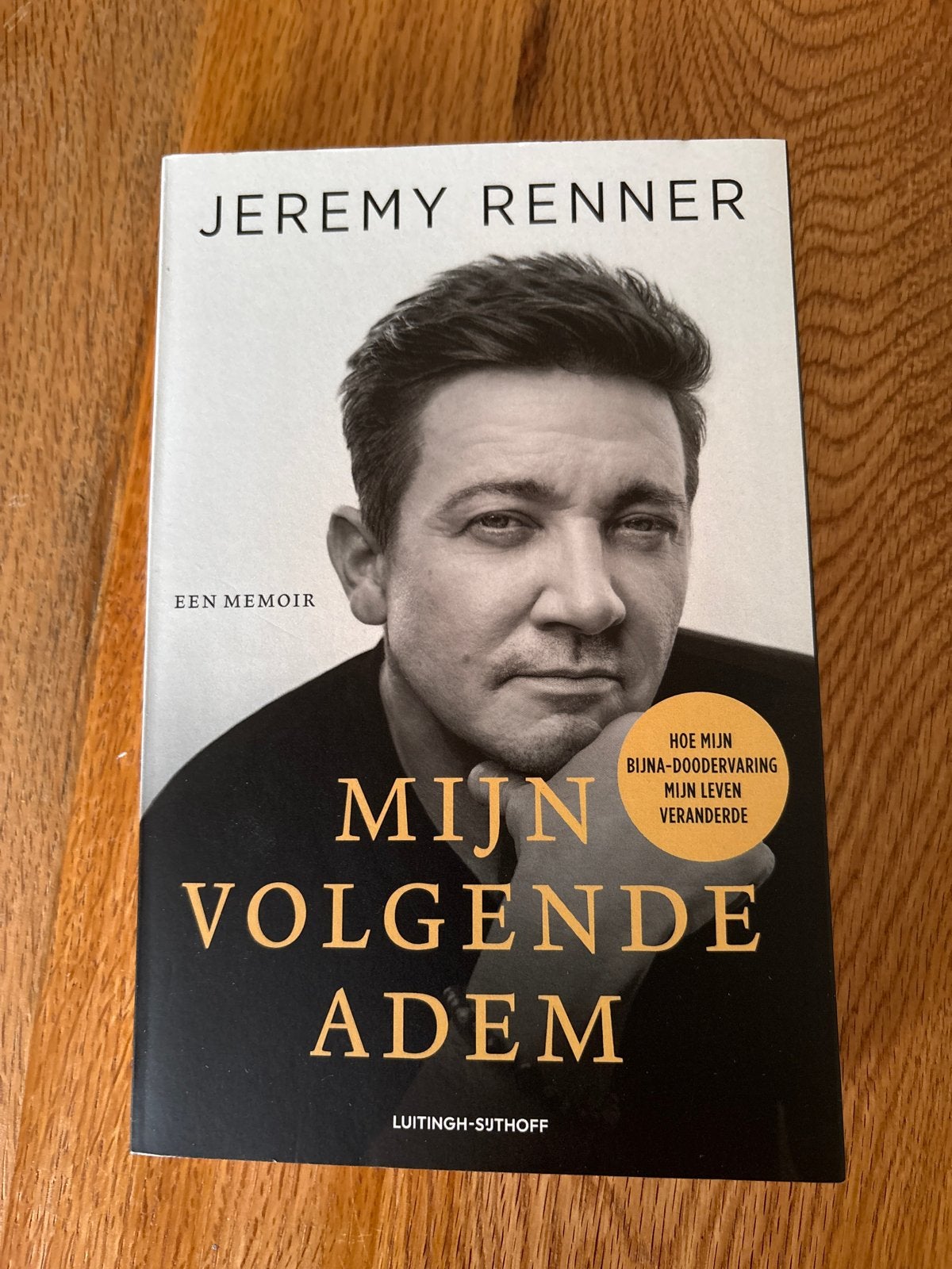 Jeremy Renner - Mijn Volgende Adem (Memoir), Boeken, Ophalen of Verzenden, Zo goed als nieuw, Film, Tv en Media
