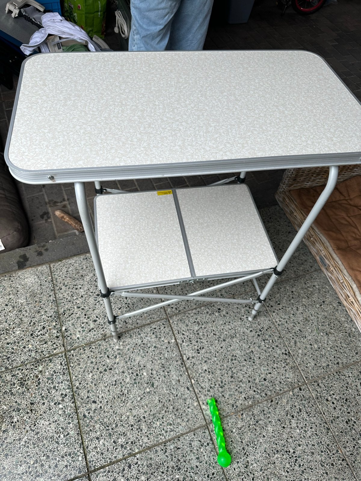 Handig campingkastje met extra plank - Afmetingen op foto, Caravans en Kamperen, Ophalen, Gebruikt, Campingkast