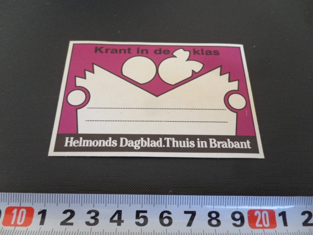 sticker 162 krant in de klas helmonds dagblad label etiket, Ophalen, Zo goed als nieuw