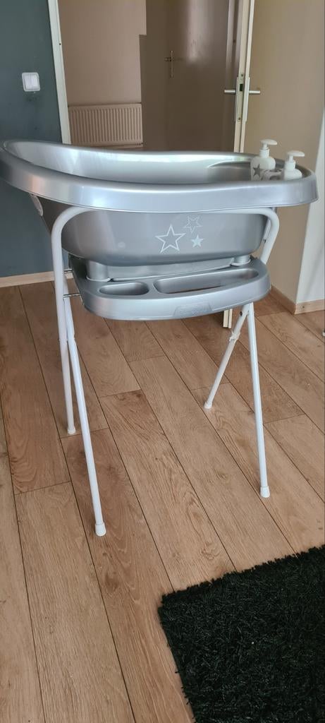 Bébé-jou babybadje met standaard en accessoires, Gebruikt, Ophalen of Verzenden, Badje, Bébé-jou