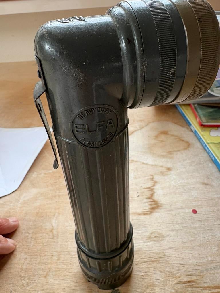 Militaire zaklamp, Ophalen of Verzenden, Gebruikt, Batterij