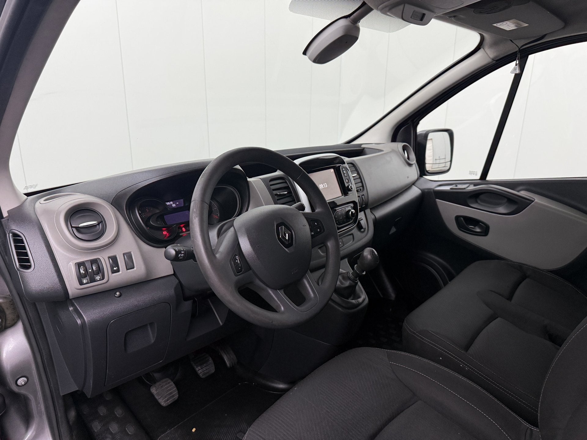 Renault Trafic 1.6DCi 145PK Lang 2xSchuifdeur | Multimedia |, Voorwielaandrijving, 145 pk, Stof, Gebruikt