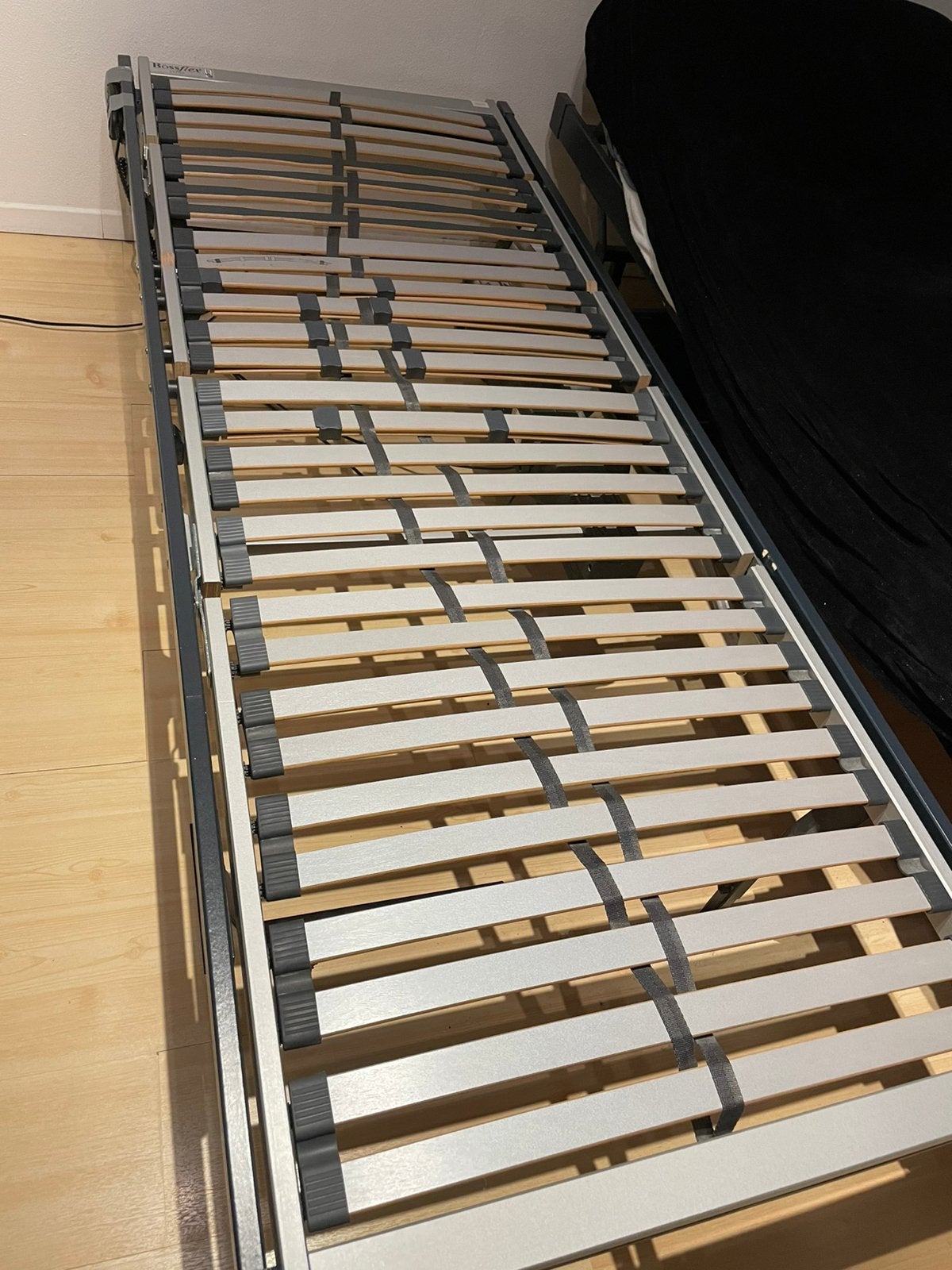 2 stuks Bossflex Extra elektrisch verstelbare lattenbodem, Ophalen, Gebruikt, 90 cm, Eenpersoons