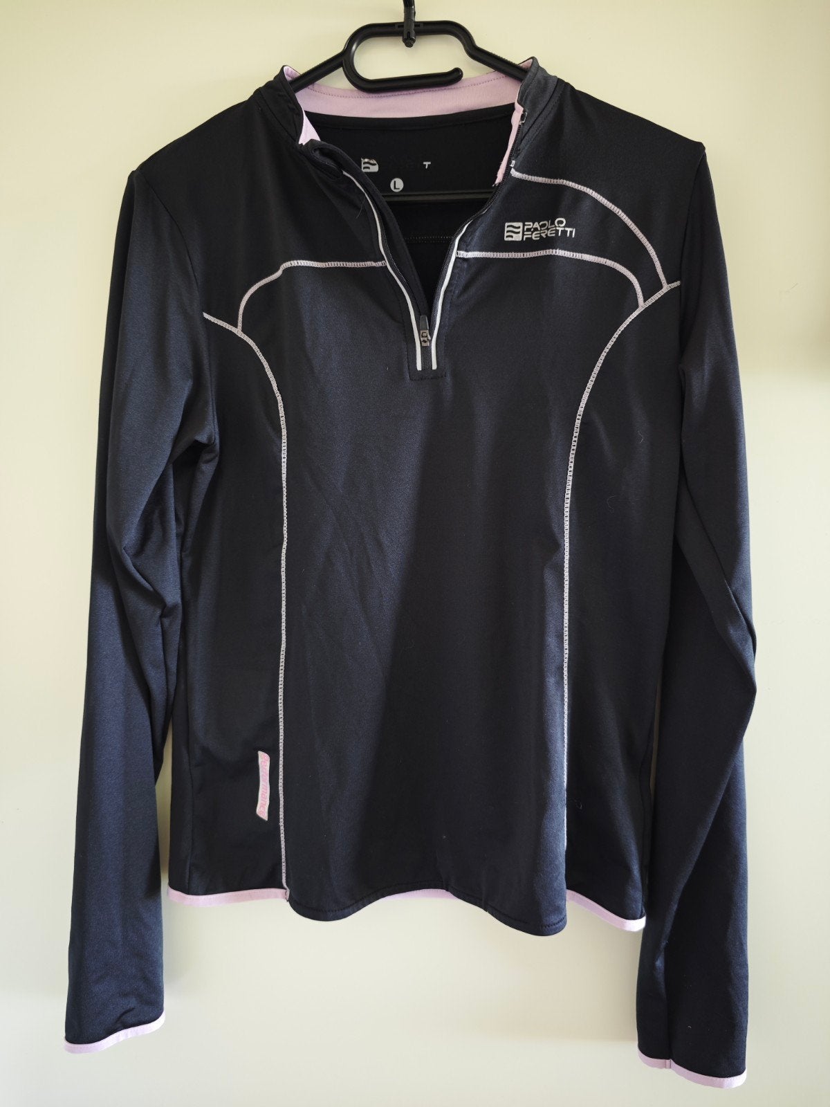 Feretti hardloopshirt zwart roze sportshirt L
Ademend, zomer, Ophalen of Verzenden, Zwart