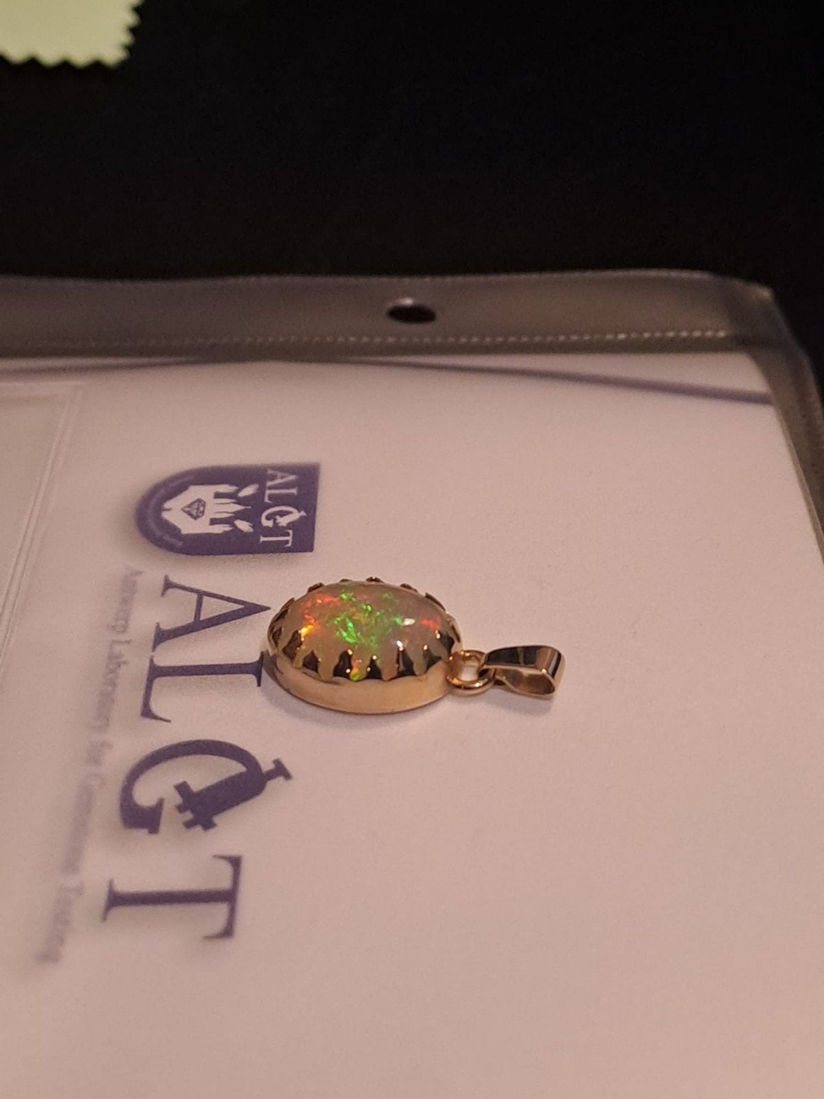 14k Gouden Hanger met Gecertificeerde Opaal, Overige voorstellingen, Ophalen of Verzenden, Zo goed als nieuw, Met edelsteen