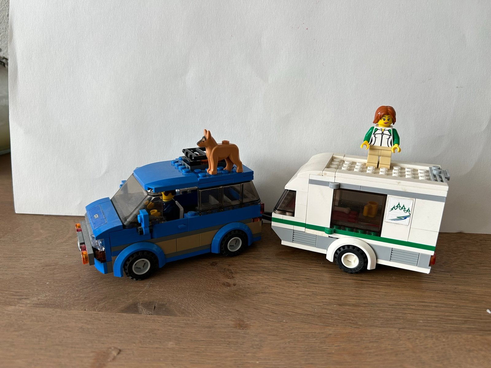 LEGO City 60117 Campervan met auto en figuren, Ophalen of Verzenden, Zo goed als nieuw, Overige merken