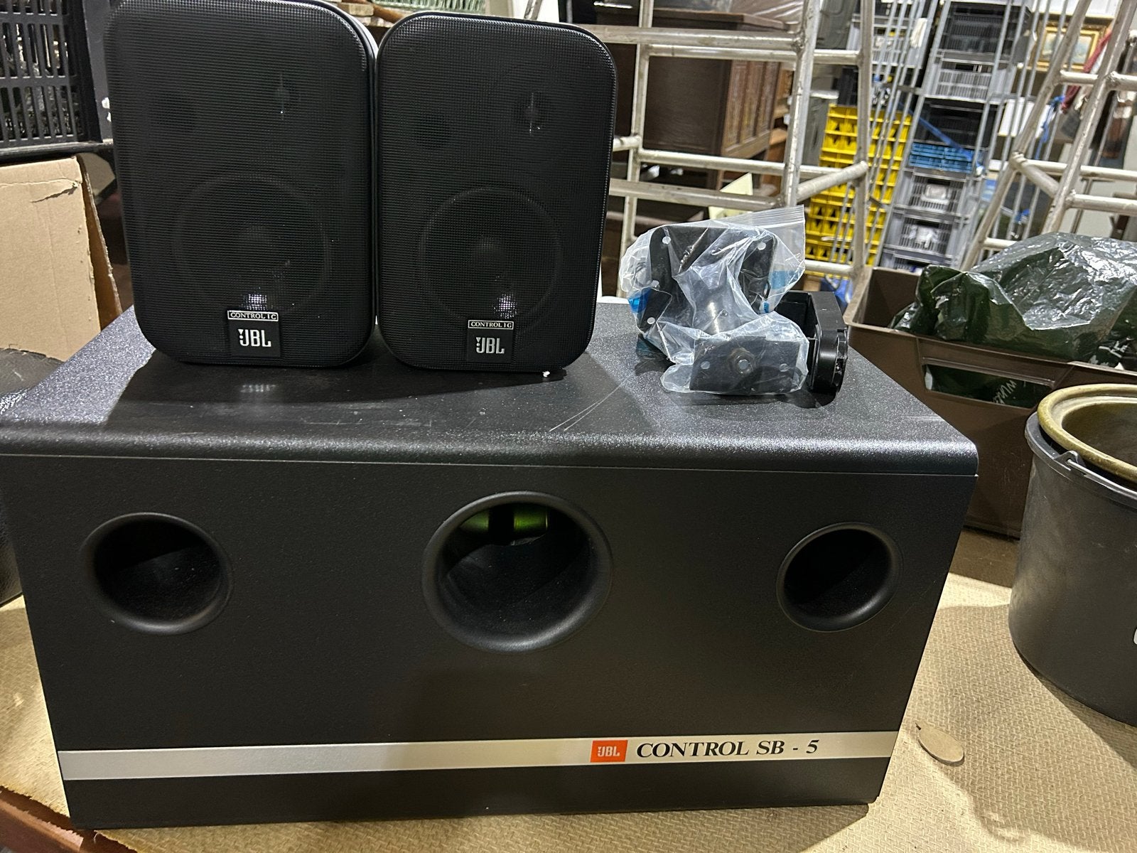 JBL Control SB-5 Subwoofer met 2 JBL Control 1 speakers, Audio, Tv en Foto, Gebruikt, Ophalen of Verzenden, Geschikt voor surround/home cinema