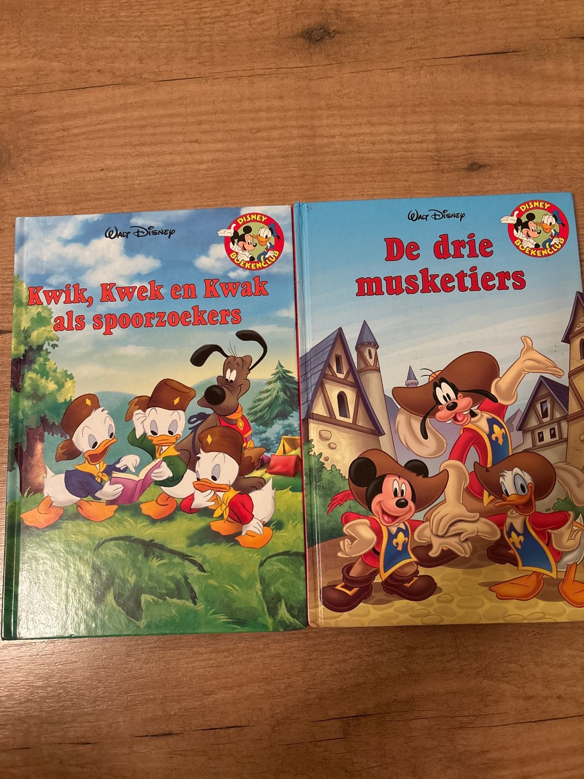 Disney Boekenclub: Kwik, Kwek en Kwak & De drie musketiers, Ophalen, 5 of 6 jaar, Jongen of Meisje, Zo goed als nieuw