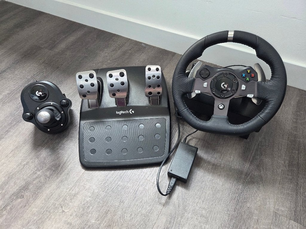 Logitech G G920 Driving Force-racestuur en Shifter, Spelcomputers en Games, Spelcomputers | Xbox | Accessoires, Zo goed als nieuw