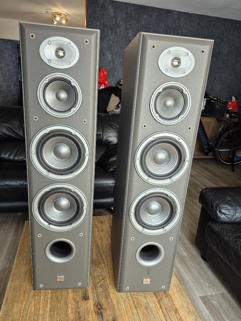JBL Northridge E80 zuilen met krachtig geluid., Ophalen, JBL, Zo goed als nieuw, 120 watt of meer