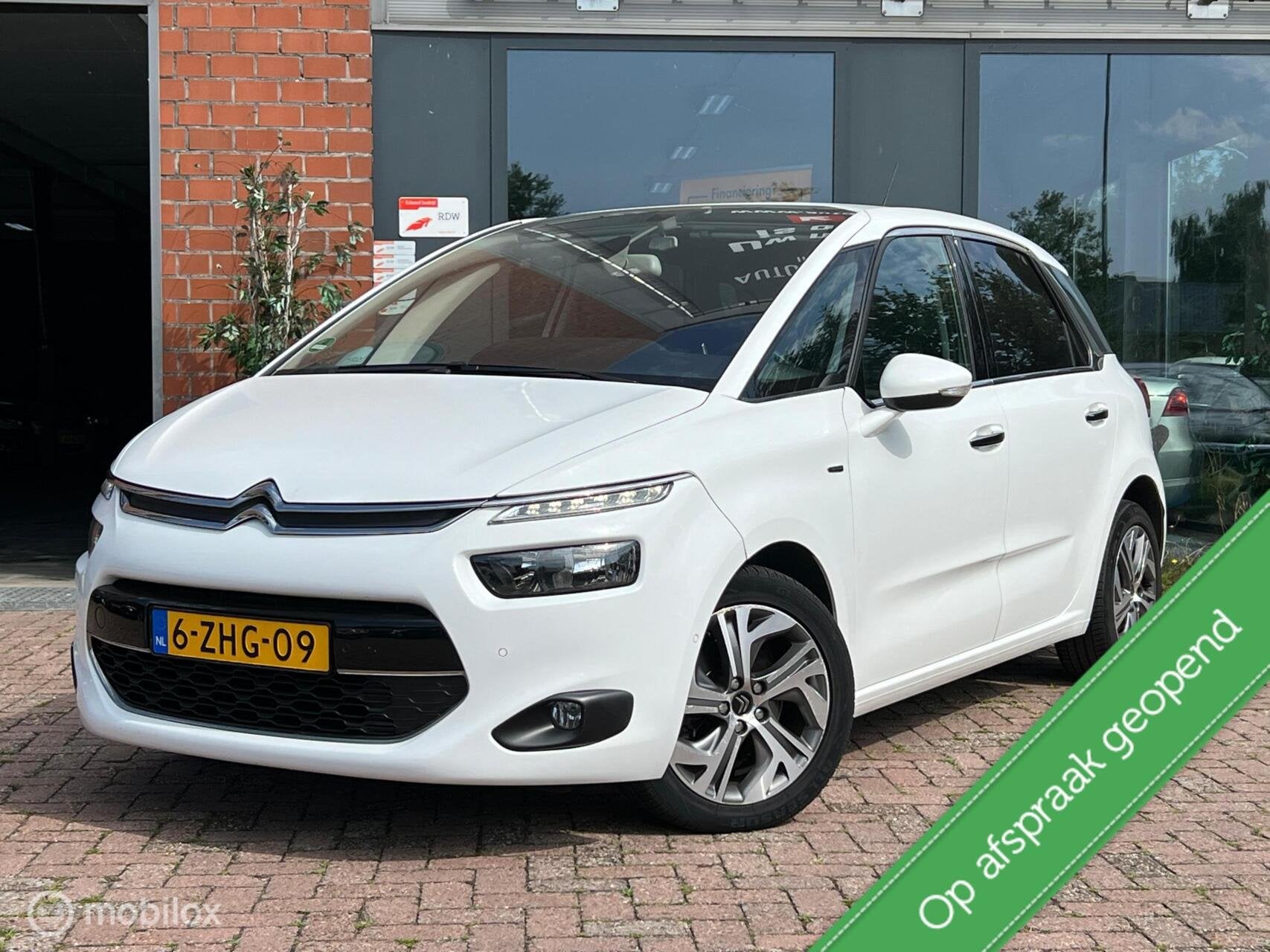 Citroen C4 Picasso 1.6 e-THP stoelmassage Dealer Navi Airco, Gebruikt, 4 cilinders, Met garantie (alle), Bedrijf