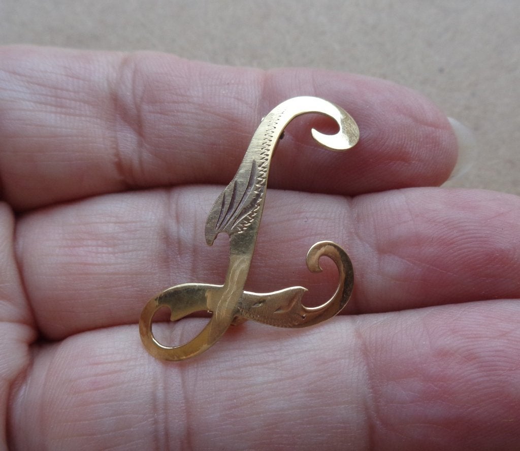 14 karaat gouden broche sierletter L [165], Sieraden, Tassen en Uiterlijk, Broches, Verzenden, Minder dan 4 cm, Zo goed als nieuw