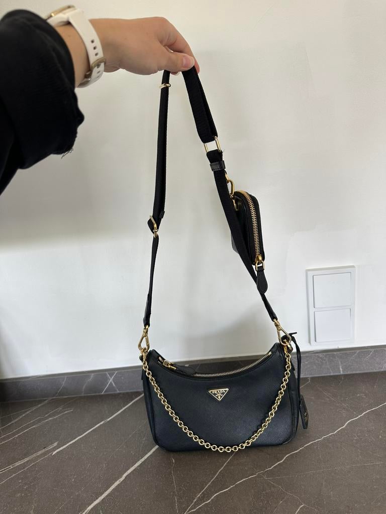 Prada Re-Edition 2005 Saffiano leather black, Ophalen of Verzenden, Zo goed als nieuw, Zwart, Handtas