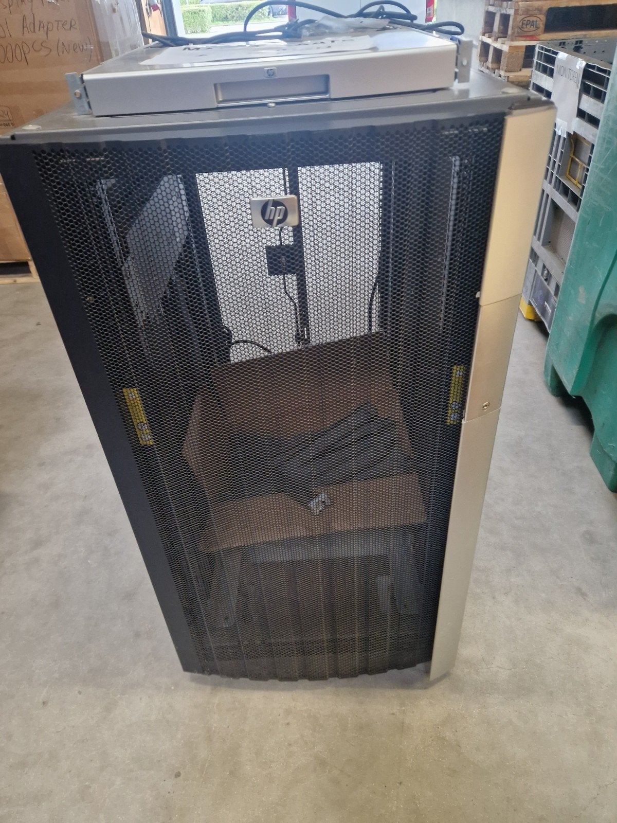 HP 22u serverkast met div. accessoires, Computers en Software, Ophalen, Gebruikt