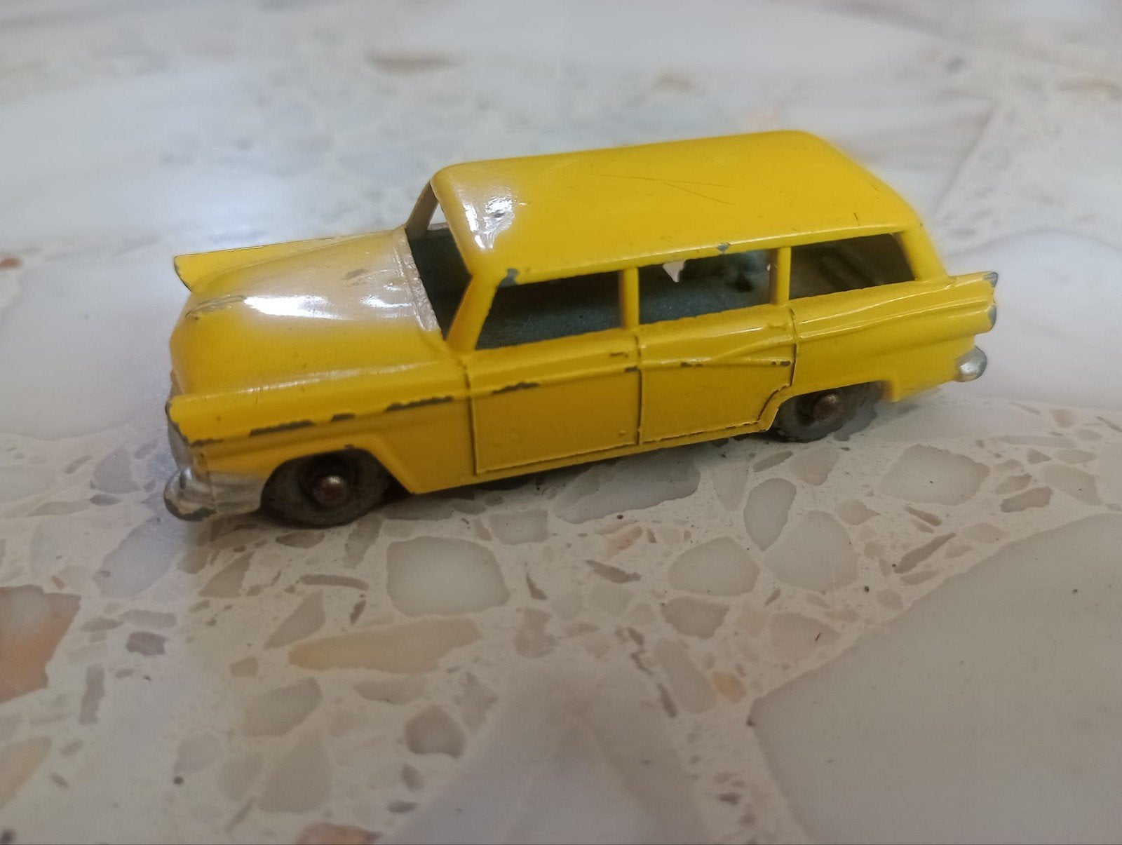 Lesney Matchbox American Ford Station Wagon Geel, Overige merken, Gebruikt, 1:50 of kleiner, Auto