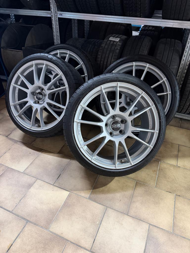 OZ Racing Ultraleggera 19 inch velgen 5X112 Zgan banden, Ophalen, Nieuw