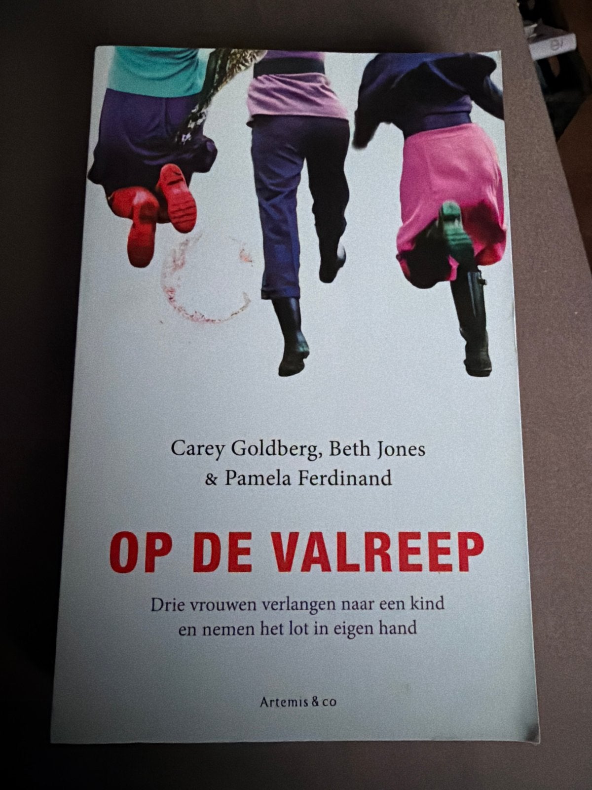 KKK. Op de Valreep - Drie vrouwen verlangen naar een kind, Ophalen of Verzenden, Gelezen