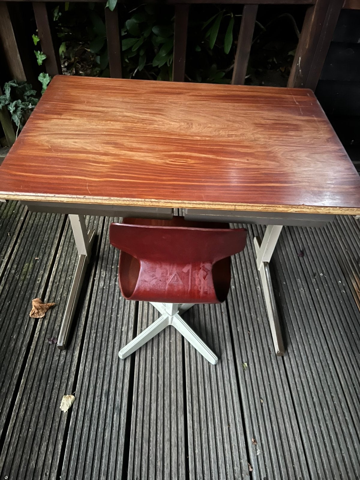 Oud schooltafel en stoeltje, Kinderen en Baby's, Kinderkamer | Tafels en Stoelen, Ophalen, Zo goed als nieuw, Tafel(s) en Stoel(en)