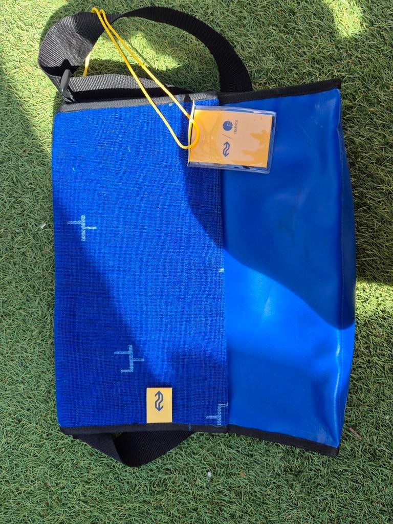 Laptop tas gemaakt van originele NS-trein materiaal, Ophalen of Verzenden, Nieuw