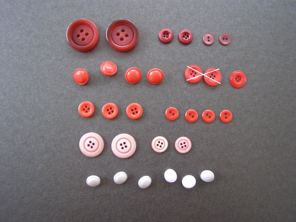Knopen: (licht-, donker-) ROOD, ROZE; diverse maten, Ophalen of Verzenden, Gebruikt, Knoop of Knopen