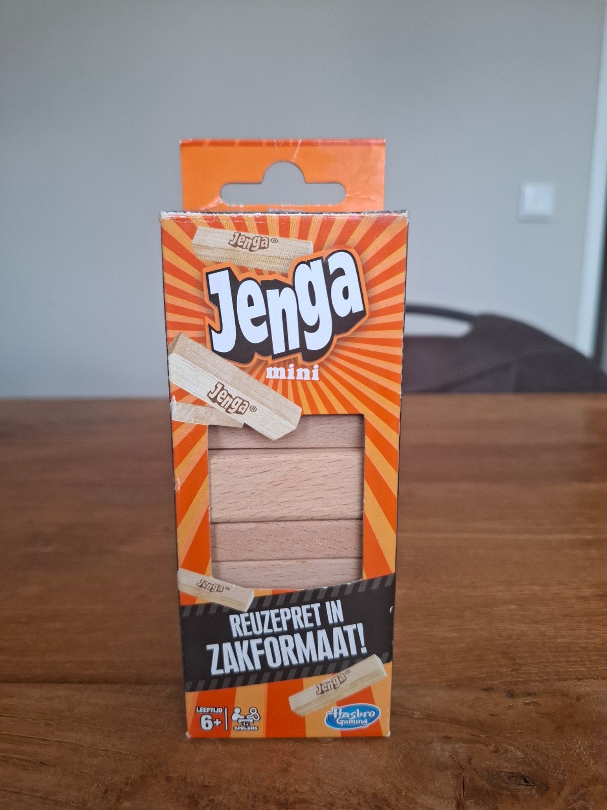 Jenga Mini - Reuzepret in Zakformaat!, Ophalen of Verzenden, Zo goed als nieuw, Hasbro Gaming, Vijf spelers of meer