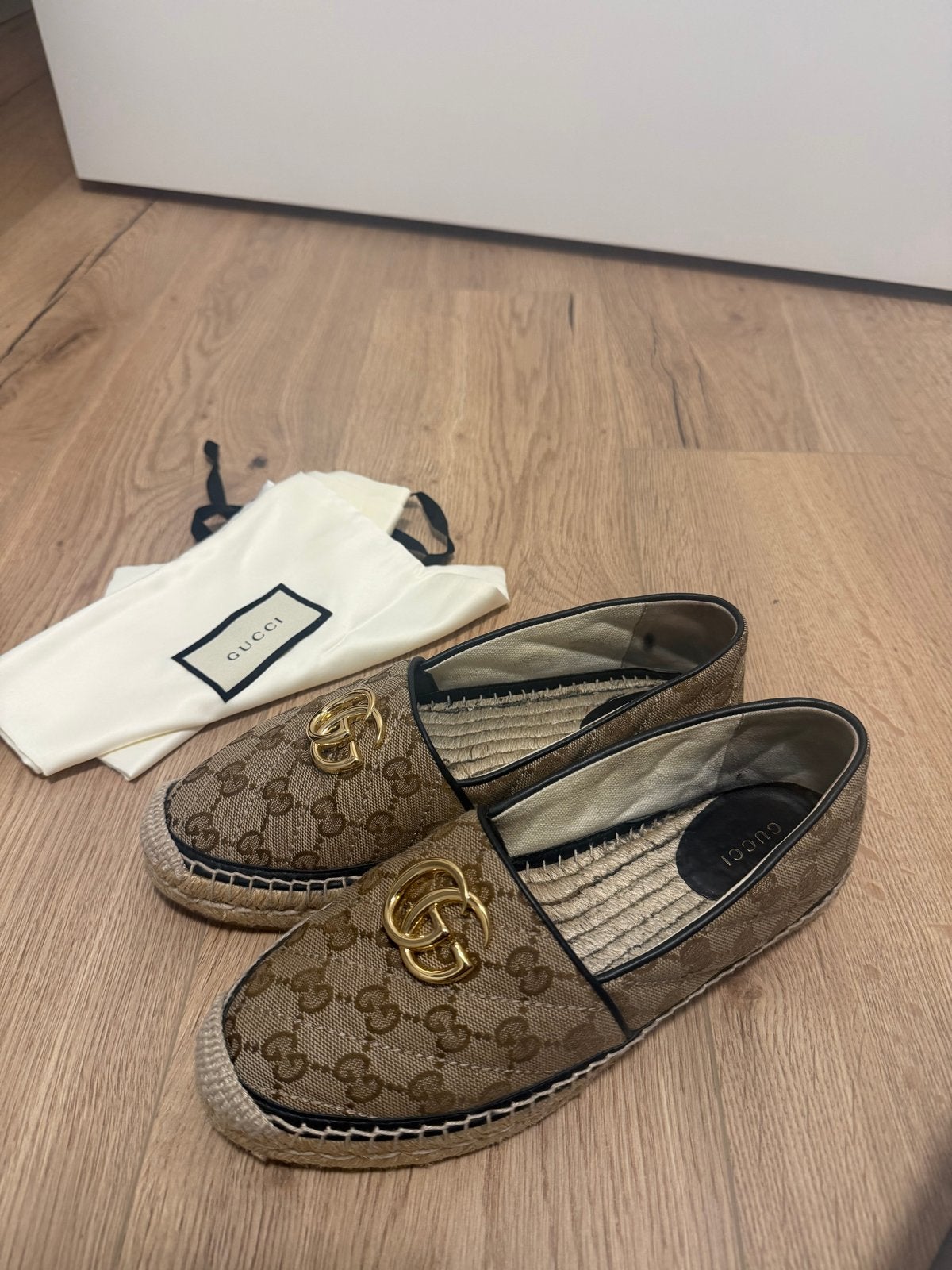 Gucci Espadrilles maat 38, Ophalen, Zo goed als nieuw, Bruin, Espadrilles of Moccasins