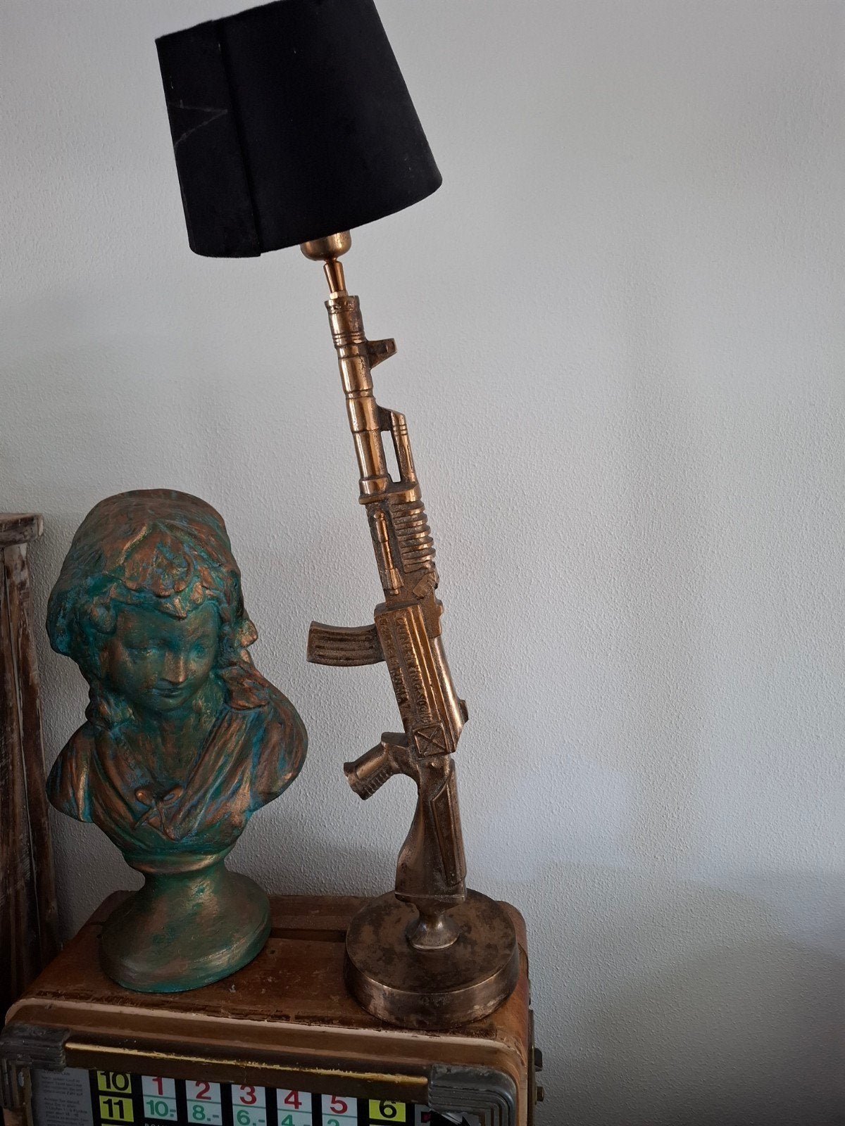 Unieke AK-47 tafellamp, Ophalen of Verzenden