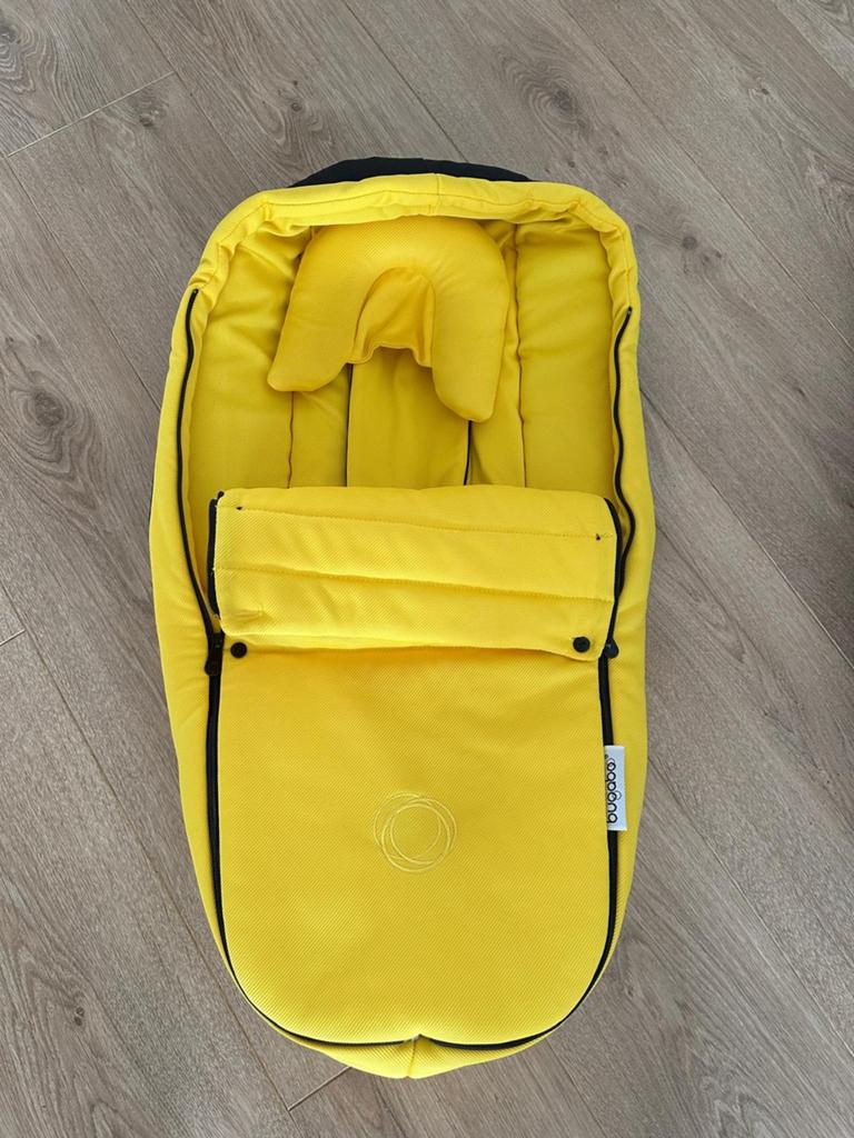 Bugaboo Voetenzak Geel, Ophalen, Zo goed als nieuw