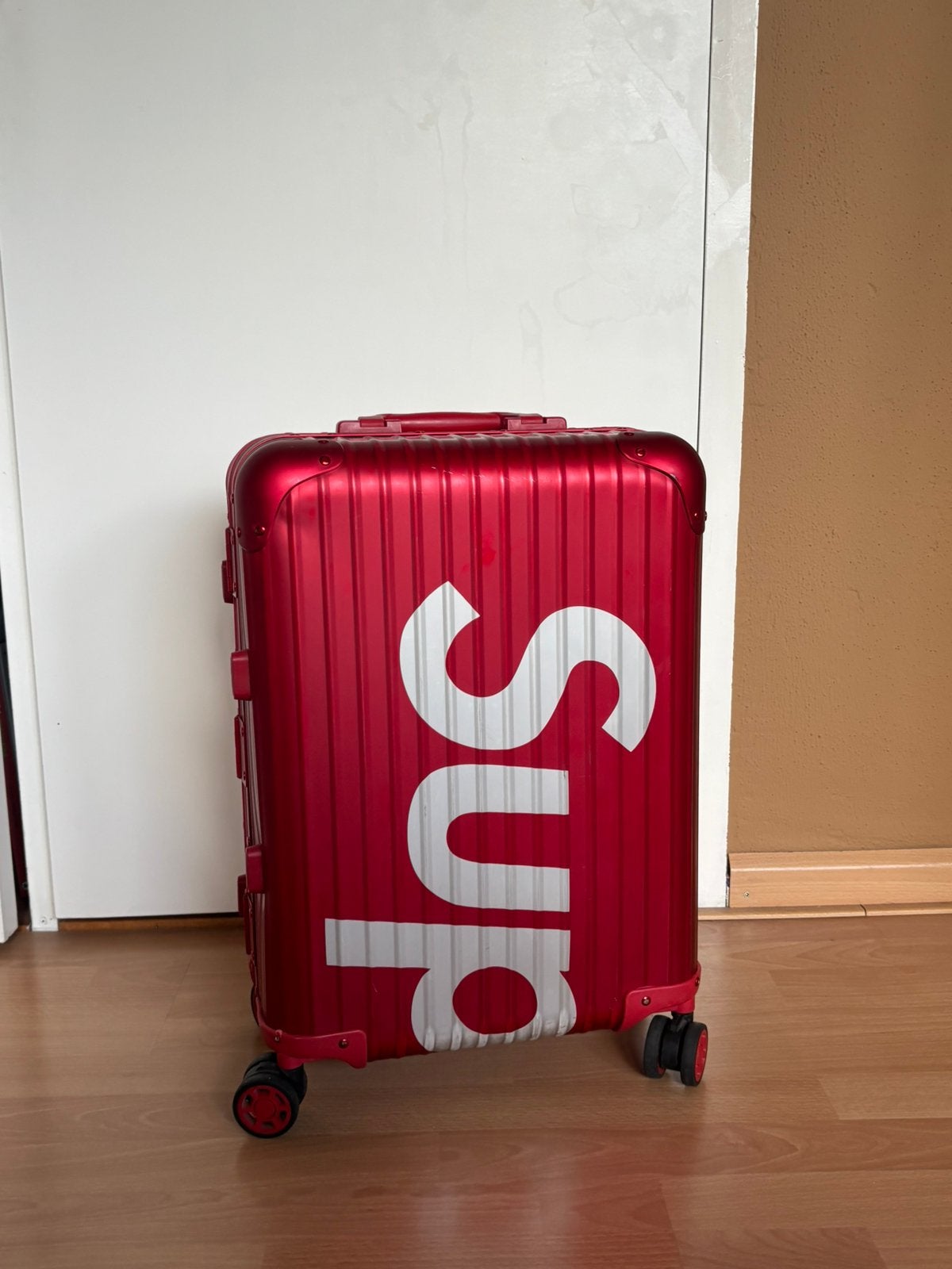 RIMOWA x SUPREME Cabin Luggage Suitcase, 50 tot 60 cm, Hard kunststof, Verzenden, Zo goed als nieuw