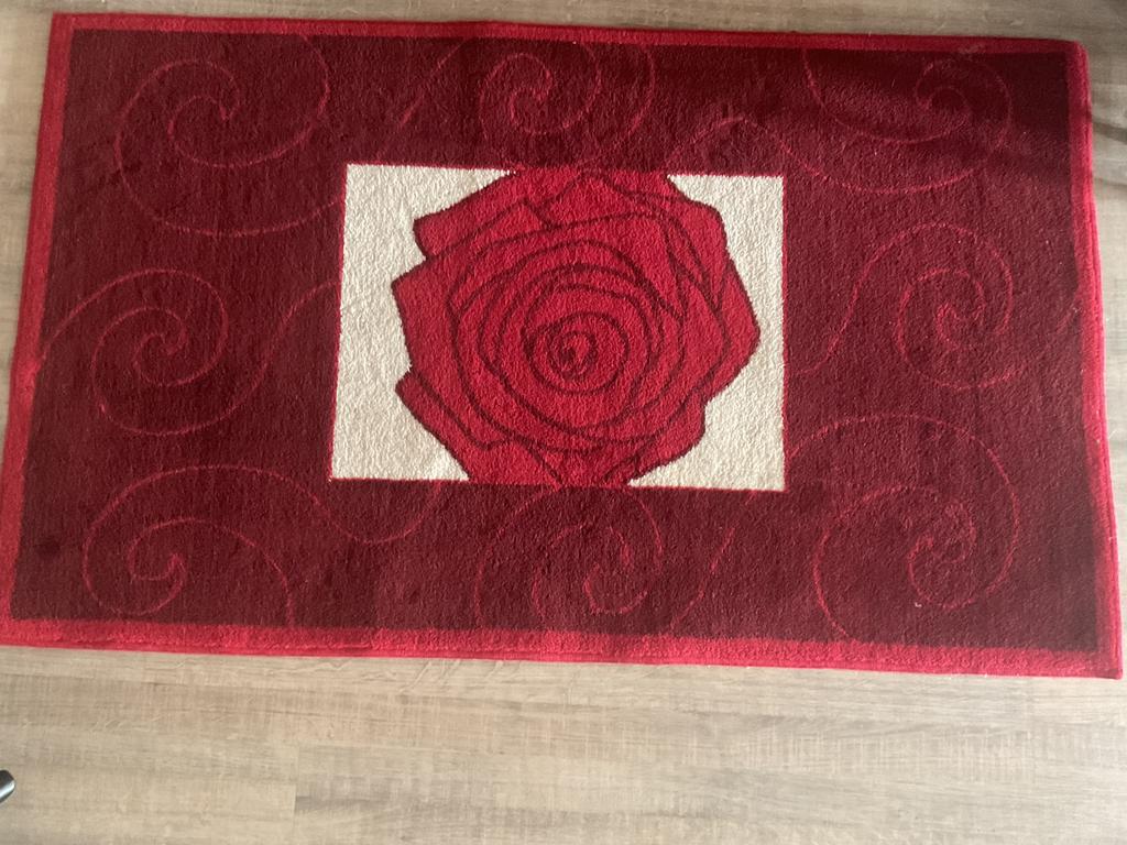 Mooi vloerkleed( Roos) 100x60cm, 50 tot 100 cm, Zo goed als nieuw, Rechthoekig, Rood