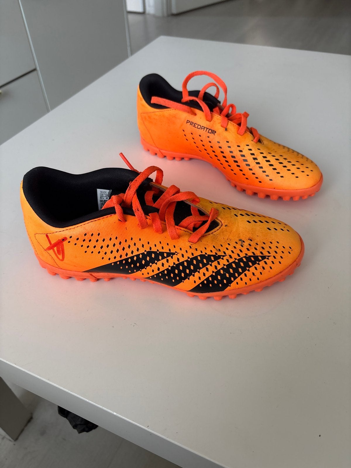 Adidas Predator voetbalschoenen - Oranje - Maat 36 2/3, Ophalen of Verzenden, Zo goed als nieuw, Schoenen
