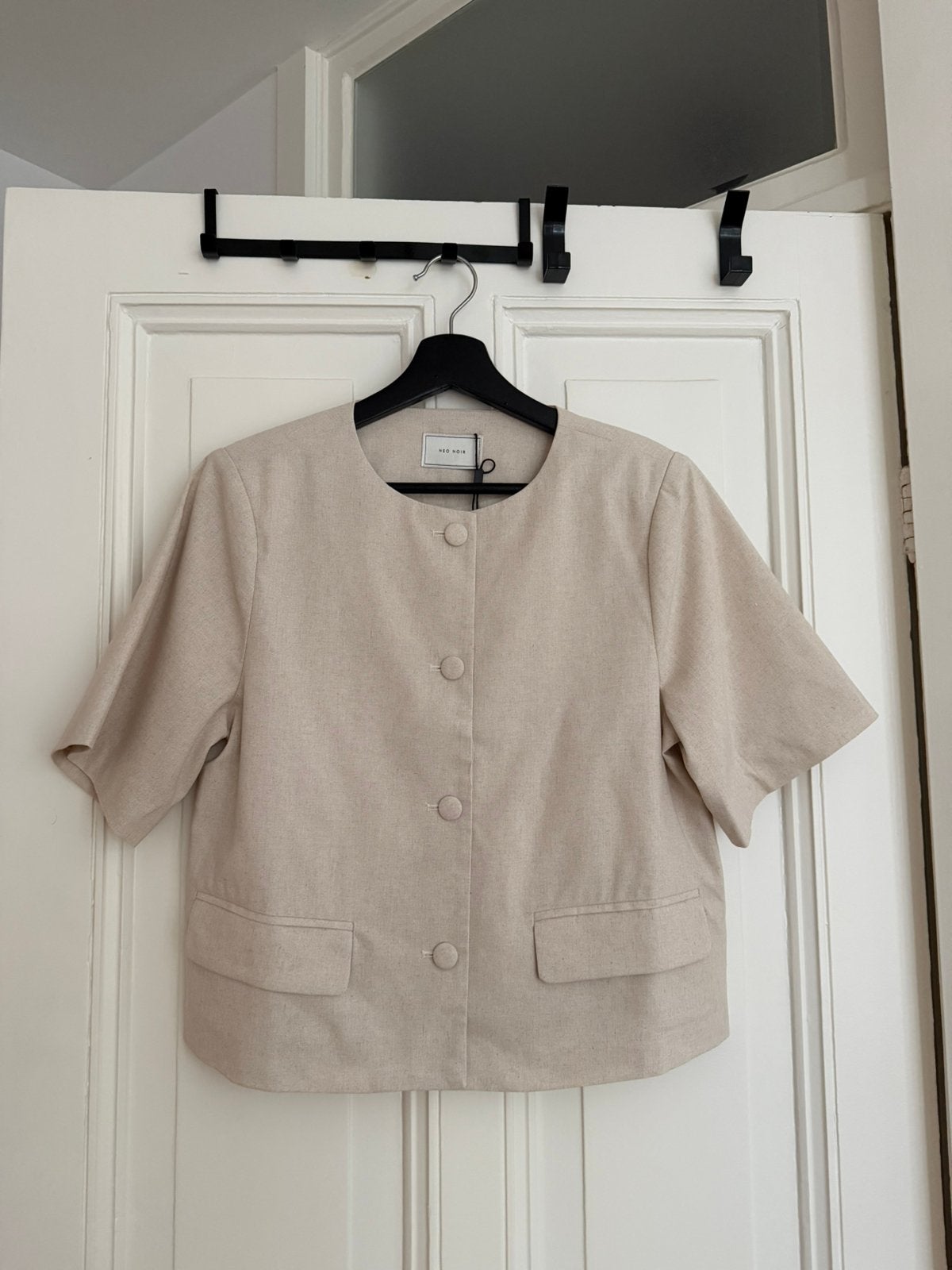 Neo noir beige blouse met knopen maat 36, Ophalen of Verzenden, Zo goed als nieuw, Maat 36 (S), Beige