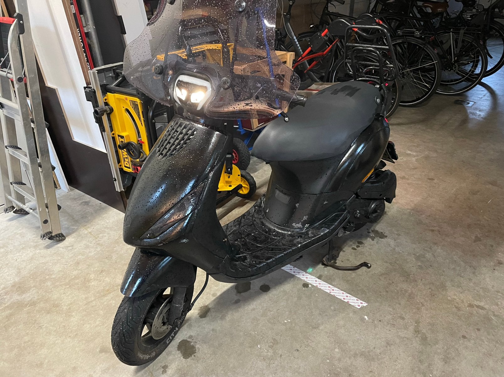 piaggio zip