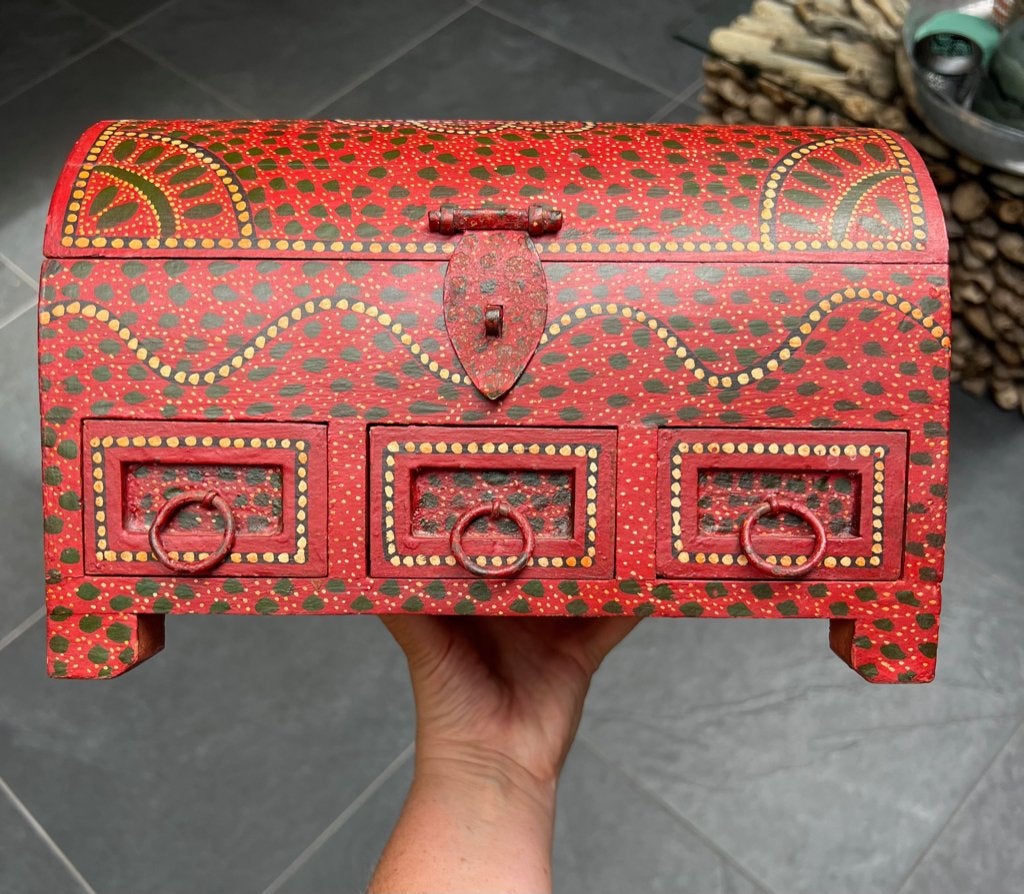 Indiase kist massief teak India polychroom beschilderd, Minder dan 50 cm, Ophalen of Verzenden, Schipluidenlaan 20 5035KJ Tilburg