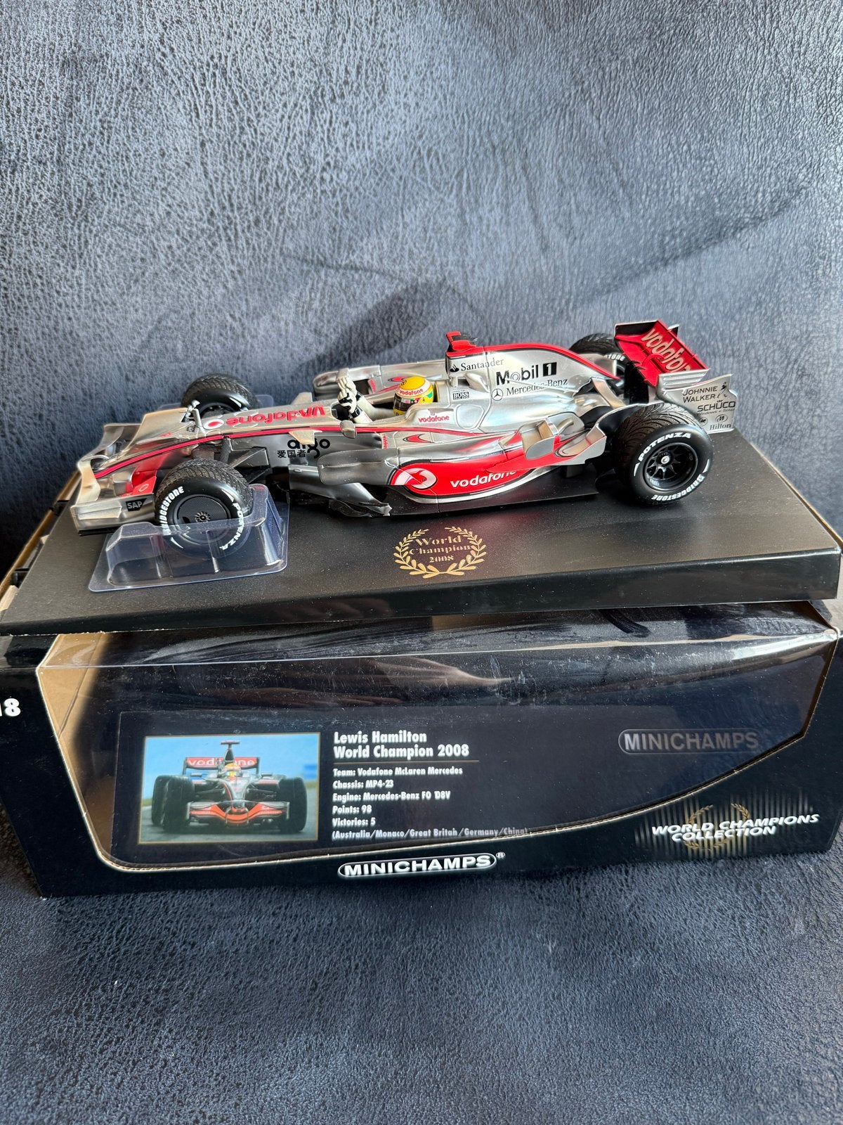 Lewis Hamilton Wereldkampioen 2008 F1 model 1:18, Hobby en Vrije tijd, Ophalen of Verzenden, Zo goed als nieuw, Auto, MiniChamps