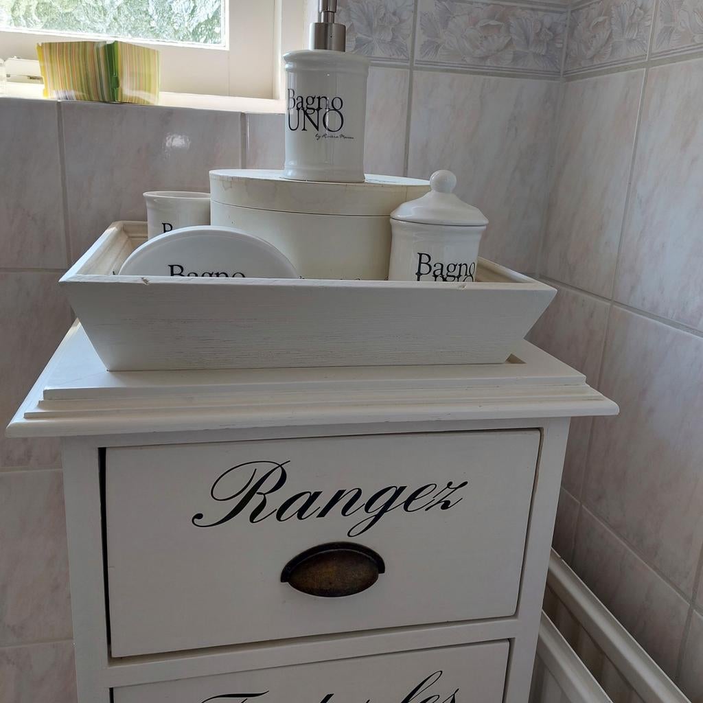Mooie kast 2 lade wit en 3 manden van rivera maison, Ophalen of Verzenden, Zo goed als nieuw, Minder dan 45 cm