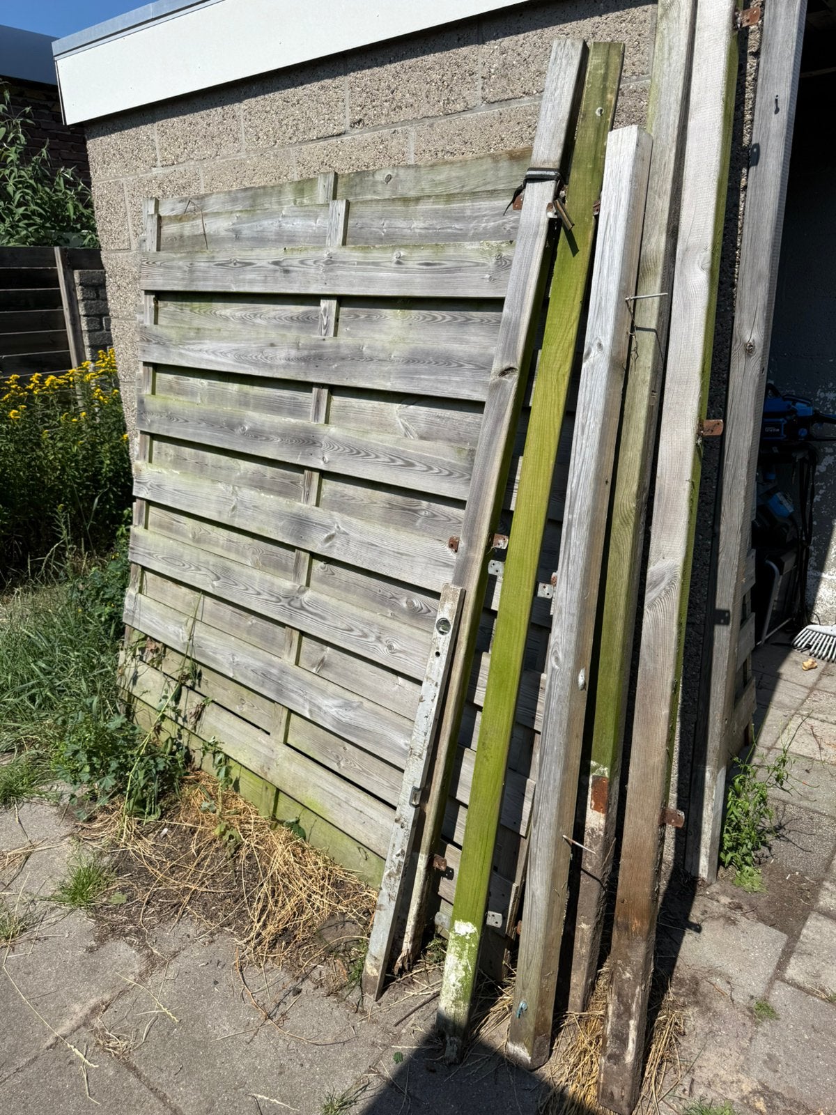 GRATIS AFHALEN! schutting + palen + deur, Ophalen, 1 tot 2 meter, Minder dan 3 meter, Zo goed als nieuw
